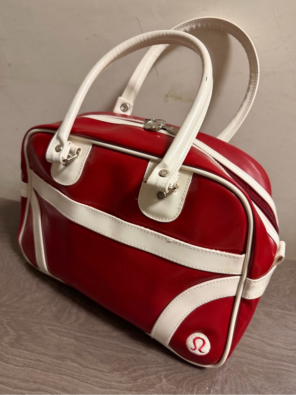 VTG 🍒Lululemon bowling style bag - athletic red bag - yoga bag - chic bag